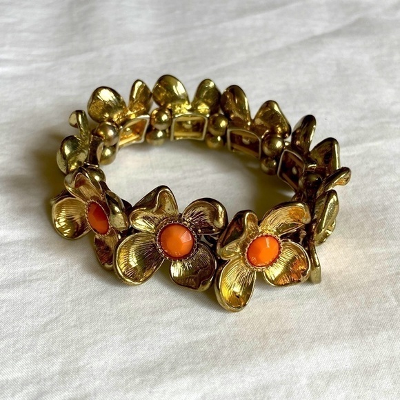 Floral Elastic Bracelet Gold Tone and Melon - Picture 7 of 7